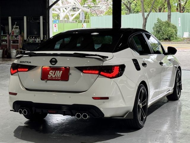 1.6GS 尊爵智駕版 遙控啟動 全車空套 鴨尾 四出管 鋁圈 卡鉗 ACC 環景 導航 卡夢飾板 摸門  第7張相片