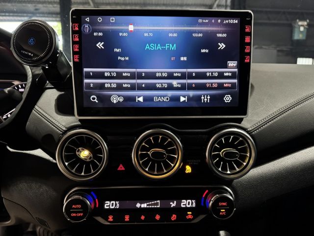 1.6GS 尊爵智駕版 遙控啟動 全車空套 鴨尾 四出管 鋁圈 卡鉗 ACC 環景 導航 卡夢飾板 摸門  第11張相片