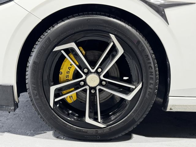 1.6GS 尊爵智駕版 遙控啟動 全車空套 鴨尾 四出管 鋁圈 卡鉗 ACC 環景 導航 卡夢飾板 摸門  第12張相片