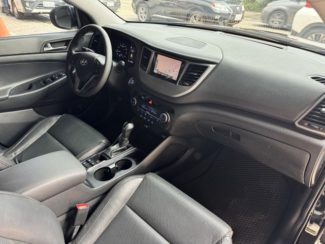 1.6渦輪 頂級旗艦 空套 全景 側踏 雙出管 電尾門 環景 I-KEY 6安 導航 顯影 盲點 摸門 電動椅  第12張相片