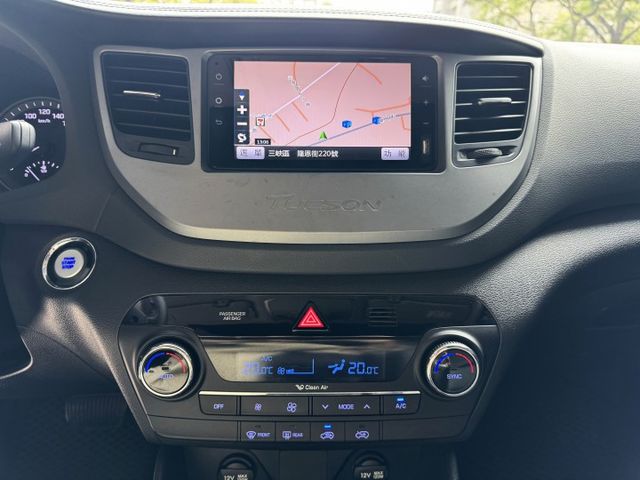 1.6渦輪 頂級旗艦 空套 全景 側踏 雙出管 電尾門 環景 I-KEY 6安 導航 顯影 盲點 摸門 電動椅  第13張相片