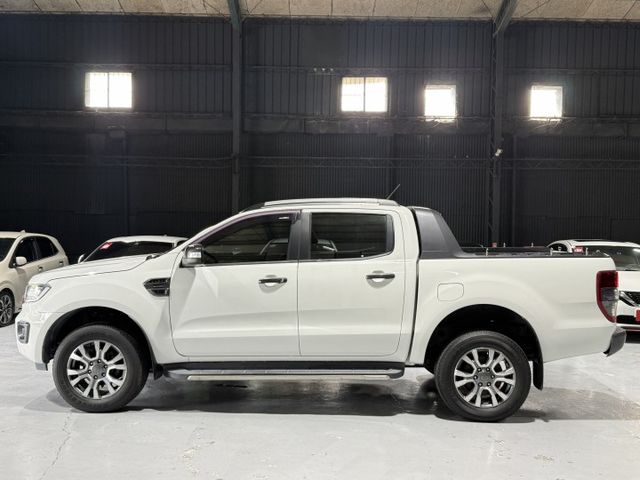 2.0 渦輪 4WD 定速 行車紀錄器 霸氣水箱罩 電動座椅 I-KEY 摸門 6安 導航 顯影 循跡 方控 HID  第2張相片