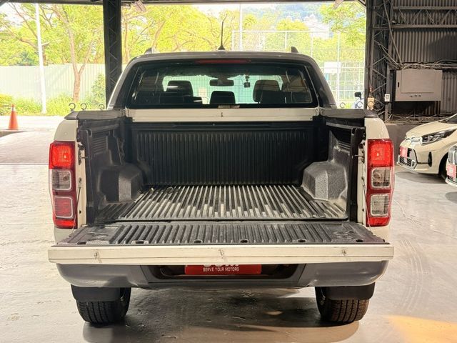 2.0 渦輪 4WD 定速 行車紀錄器 霸氣水箱罩 電動座椅 I-KEY 摸門 6安 導航 顯影 循跡 方控 HID  第7張相片