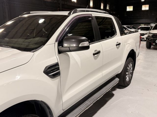 2.0 渦輪 4WD 定速 行車紀錄器 霸氣水箱罩 電動座椅 I-KEY 摸門 6安 導航 顯影 循跡 方控 HID  第8張相片