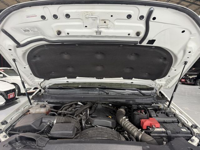 2.0 渦輪 4WD 定速 行車紀錄器 霸氣水箱罩 電動座椅 I-KEY 摸門 6安 導航 顯影 循跡 方控 HID  第16張相片