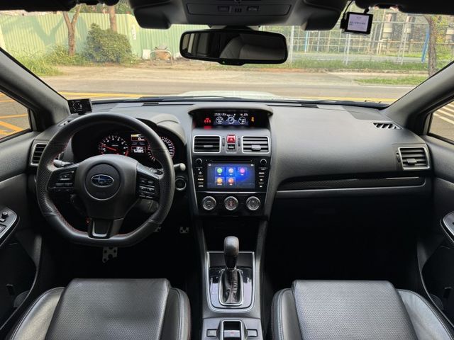 2.0渦輪 4WD 運動版 ACC小改款 空套 尾翼 9安 18圈 盲點 摸門 四出管 恆溫 方控 快撥 LED  第2張相片