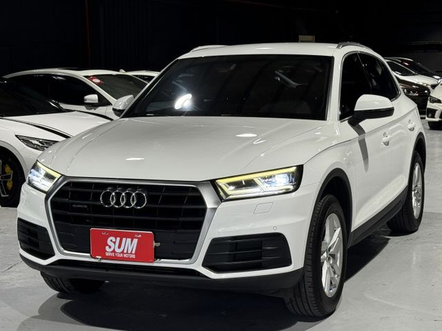 2.0渦輪 45 TFSI 液晶螢幕 I-KEY 6安 電尾門 摸門 導航 顯影 前後行車器 方控 快撥 雙電動椅  第1張相片