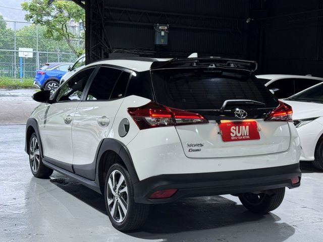 CROSS 頂級豪華 1.5小休旅 空套 I-KEY 9安 車偏 方控 快撥 定速 抬顯 導航 顯影 魚眼 電折  第6張相片