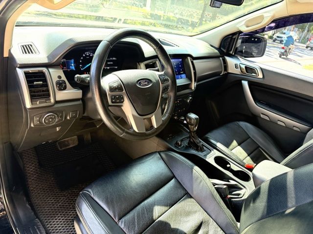 2.0 渦輪 4WD 全能版雙廂 霸氣水箱罩 後拉版 前後行車器 定速 魚眼 CarPlay 方控 胎壓 車偏  第10張相片