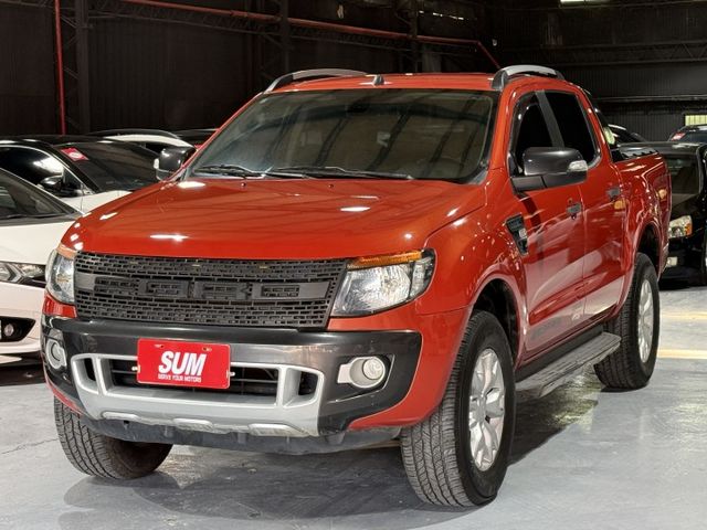 3.2 渦輪 4WD 6安 方控 定速 導航 循跡 恆溫 電動座椅 行車紀錄器 側踏板 車頂架 黑內裝 安卓機  第1張相片