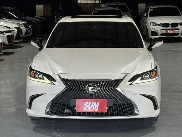 2.0汽油 新型小改款 天窗 行車 ACC 環景 I-KEY 9安 盲點 摸門 方控 快撥 雙電動電熱座椅 車偏  第4張相片
