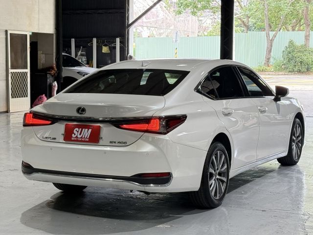 2.0汽油 新型小改款 天窗 行車 ACC 環景 I-KEY 9安 盲點 摸門 方控 快撥 雙電動電熱座椅 車偏  第6張相片