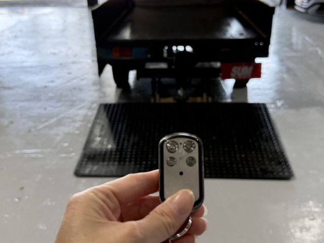 1.2  手排 貨車版 電動尾門 大片尾門 搖控昇降機 白鐵後斗 防撞桿 按時保養 室內車庫車  第10張相片