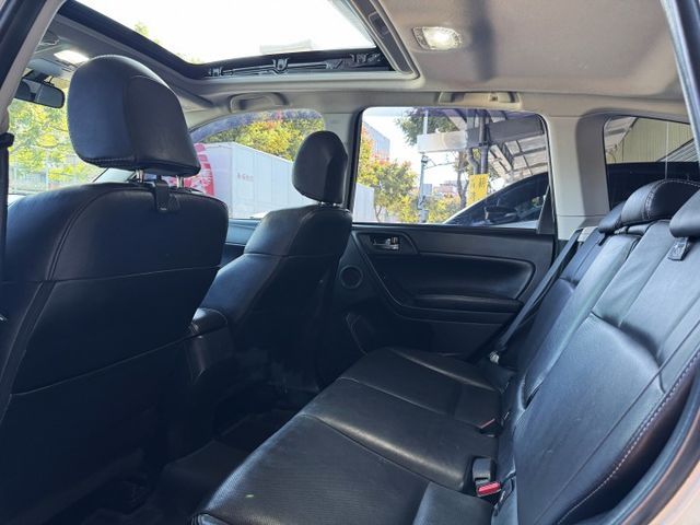 2.0 XTP 4WD 渦輪 天窗 電尾門 I-KEY 240P 7安 摸門 安卓機 18圈 導航 顯影 電動電熱椅  第9張相片