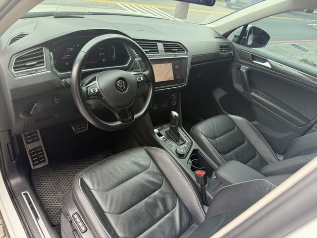 2.0渦輪 330 HL版 4WD 空套 7安 腳踢尾門 數位儀錶 ACC 環景 雙電動記憶座椅 盲點 導航 I-KEY  第7張相片