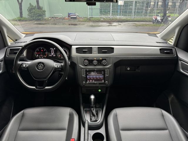 2.0 TDI 柴油渦輪 大七人座 電動滑門 二三椅快拆 6安 方控 LED日行燈 車道維持 定速 魚眼HID  第2張相片