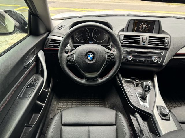 220i 2.0sport 雙門 coupe I-KEY 6安 方控 雙電動記憶椅 HID魚眼光圈 導航 顯影 車距警示  第11張相片