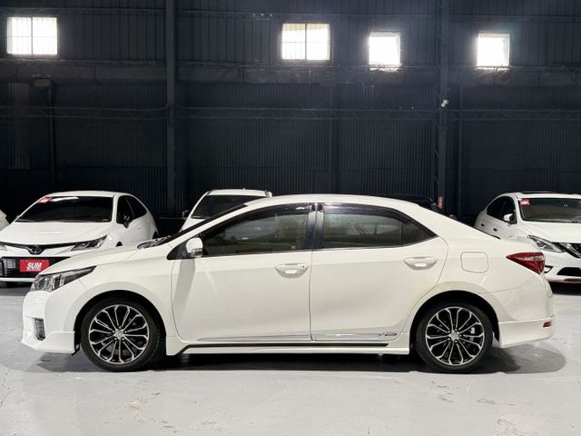 1.8精裝版 Z版空套 Z版18吋鋁圈 大安卓機 CarPlay 導航 顯影 胎壓 雙安 避震 水箱罩 全車氣氛燈  第3張相片