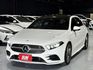 2.0渦輪 全新大改款 AMG運動版 全車空套 全景 8安 雙液晶螢幕 導航 顯影 I-KEY 雙電動椅 方控  第1張縮圖