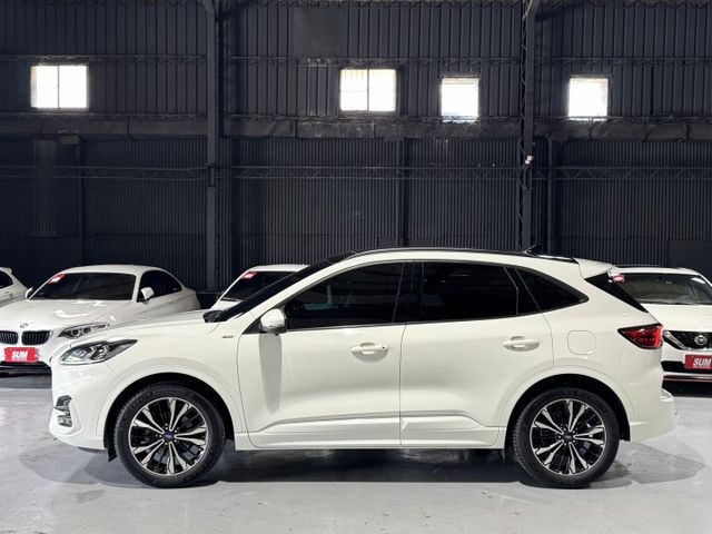 2.0 渦輪 4WD 旗艦 環景 運動版 空套 賽車椅 全景 I-KEY 腳踢電尾門 6安 電動椅 ACC 19圈  第3張相片