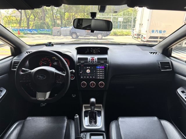 2.0渦輪 4WD 運動版 空套 尾翼 I-KEY 9安 大安卓機 導航 顯影 快撥 電動椅 方控 摸門 定速  第2張相片