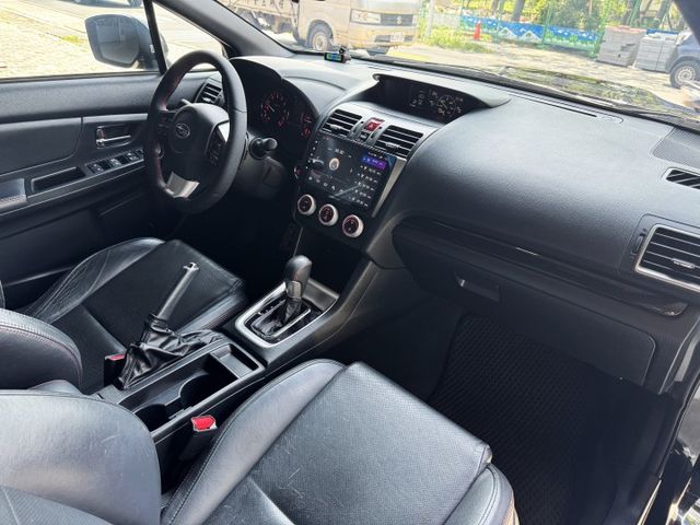 2.0渦輪 4WD 運動版 空套 尾翼 I-KEY 9安 大安卓機 導航 顯影 快撥 電動椅 方控 摸門 定速  第9張相片
