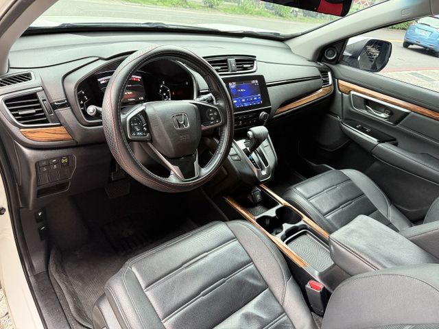 1.5 渦輪 旗艦S版 全景 ACC 電尾門 8安 I-KEY 行車紀錄器 導航 CarPlay 電動座椅 摸門 顯影  第10張相片