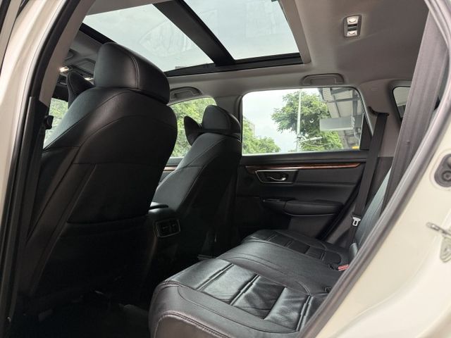 1.5 渦輪 旗艦S版 全景 ACC 電尾門 8安 I-KEY 行車紀錄器 導航 CarPlay 電動座椅 摸門 顯影  第11張相片