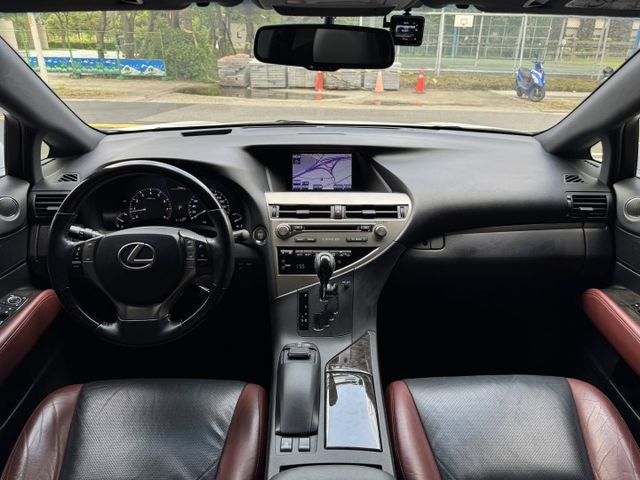 RX270 2.7特仕版 限量40台 全車空套 天窗 電尾門 導航 顯影 I-KEY 12安 雙電動椅 雙色內裝 摸門  第2張相片
