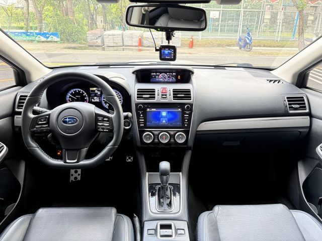 2.0 渦輪 4WD 運動版 Eyesight 全車空套 CarPlay 天窗 盲點 前後顯影 行車紀錄器 電動座椅  第2張相片