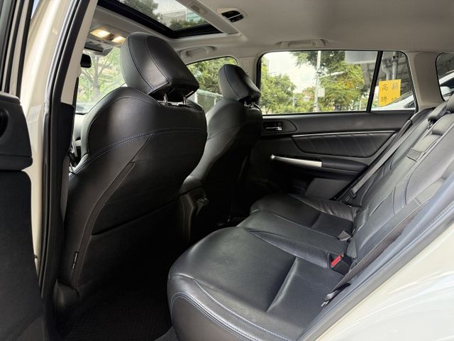 2.0 渦輪 4WD 運動版 Eyesight 全車空套 CarPlay 天窗 盲點 前後顯影 行車紀錄器 電動座椅  第10張相片