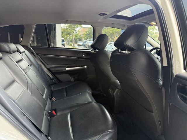 2.0 渦輪 4WD 運動版 Eyesight 全車空套 CarPlay 天窗 盲點 前後顯影 行車紀錄器 電動座椅  第12張相片