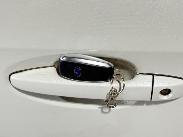 2.0 渦輪 4WD 運動版 Eyesight 全車空套 CarPlay 天窗 盲點 前後顯影 行車紀錄器 電動座椅  第15張相片