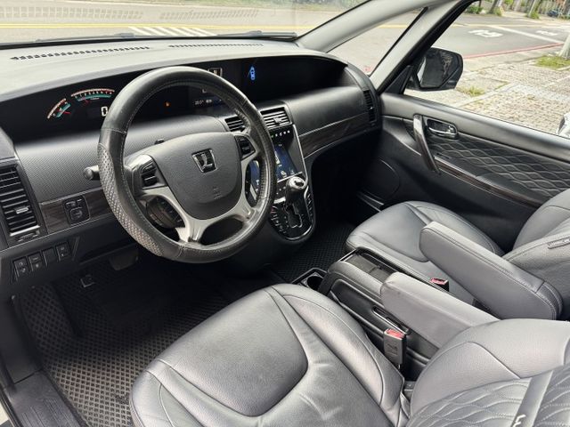 2.2渦輪 頂級旗艦 輪椅福祉車 雙電滑門 環景 定速 I-KEY 天窗 方控 雙螢幕 恆溫 摸門 前後行車  第10張相片