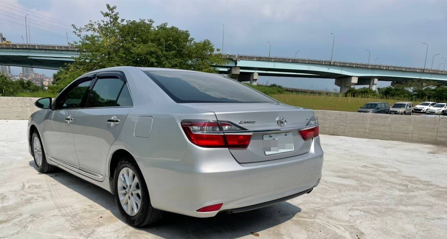 《鑫宏車業》新進車輛 — 整理中,三代小改款經典型..  第4張相片