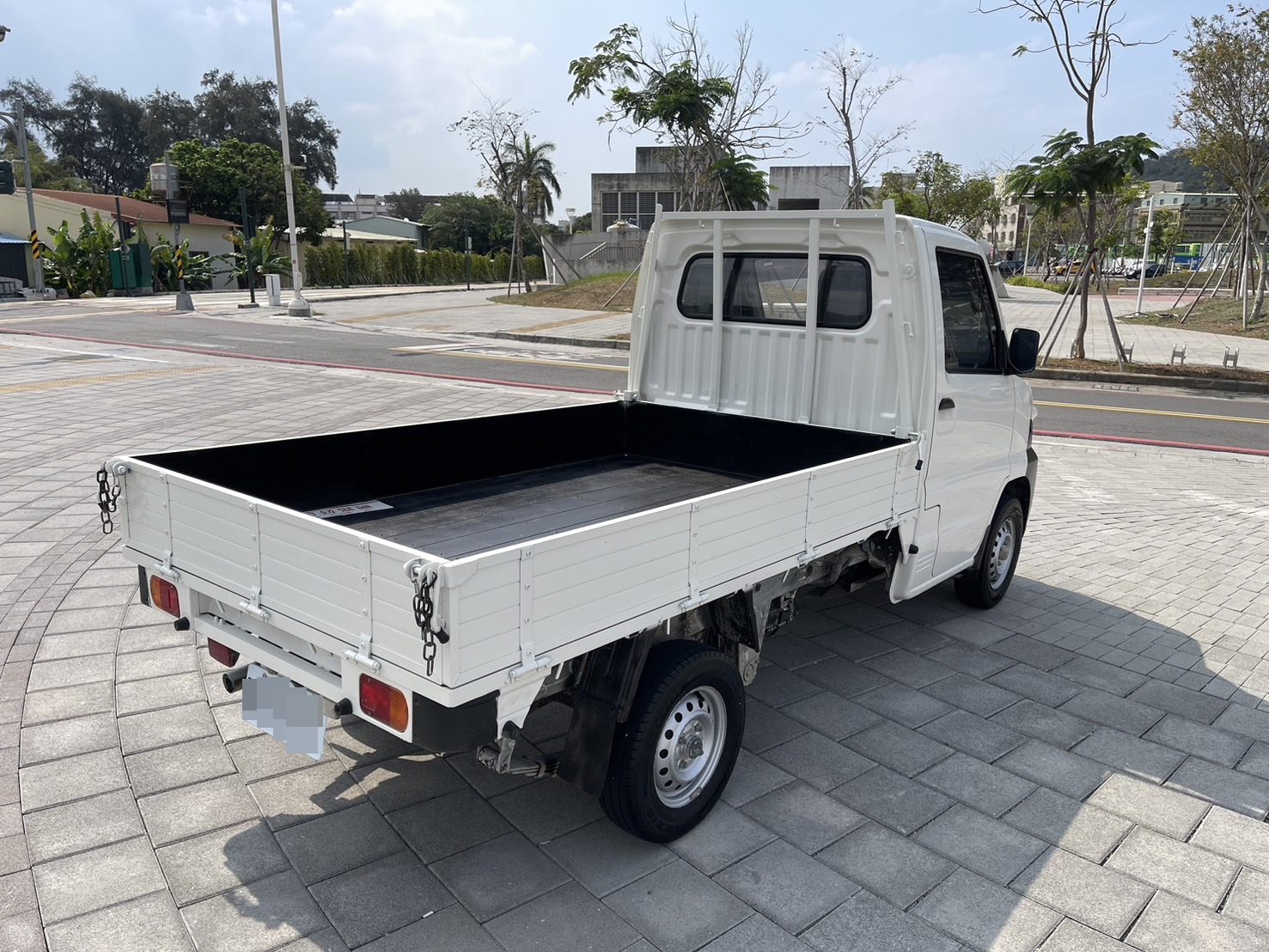 《鑫宏車業》三代改款小貨車，手排，小生意的好幫手  第3張相片