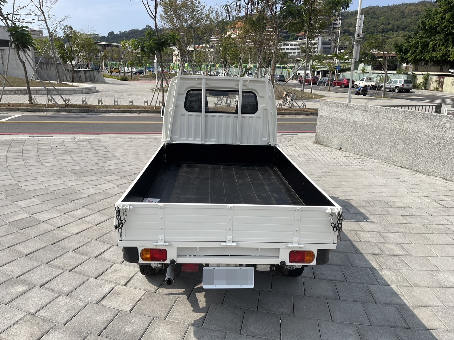 《鑫宏車業》三代改款小貨車，手排，小生意的好幫手  第4張相片