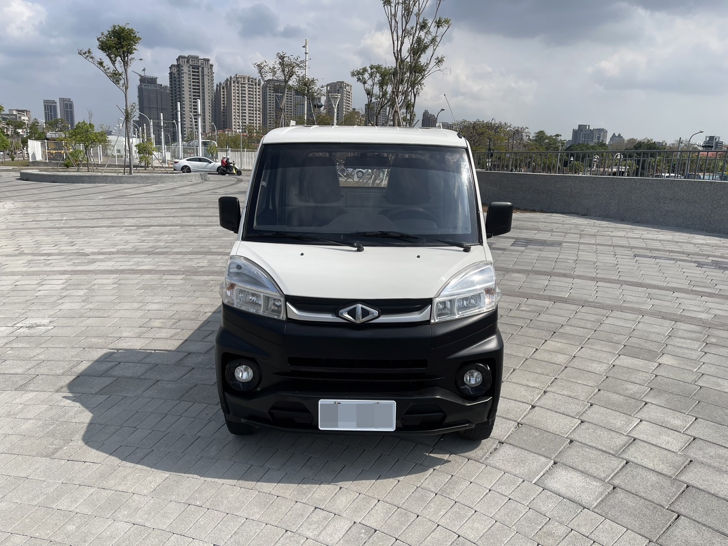 《鑫宏車業》三代改款小貨車，手排，小生意的好幫手  第11張相片