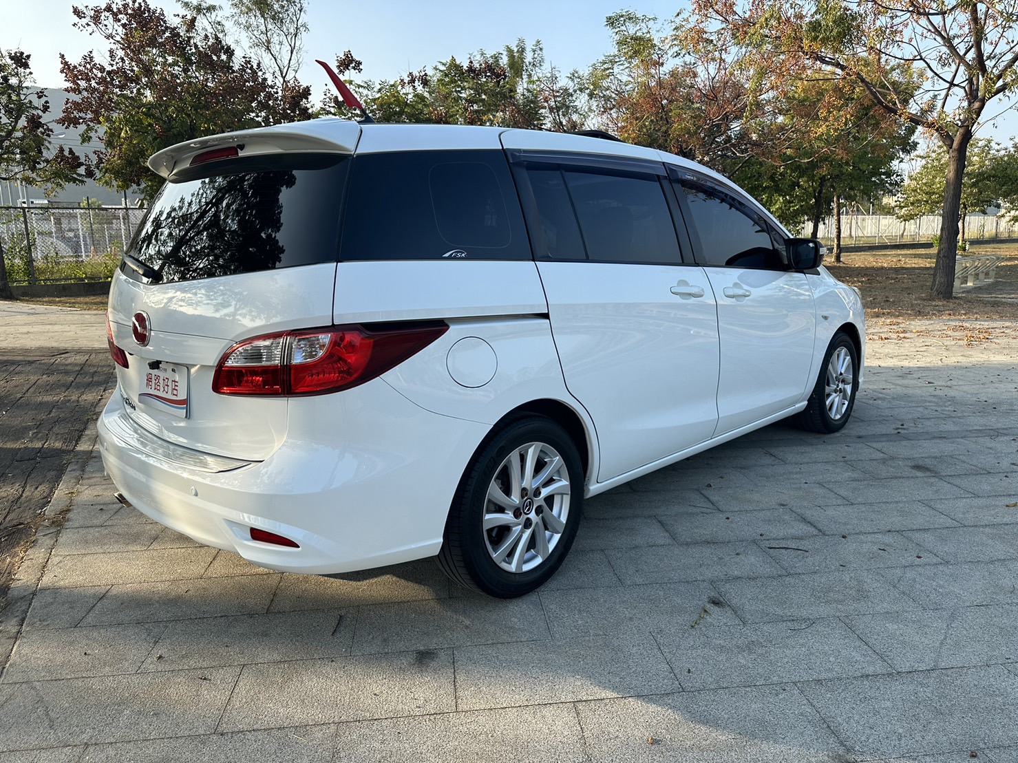 《鑫宏車業》二代尊爵型，七人座，全家出遊舒適好車..  第3張相片