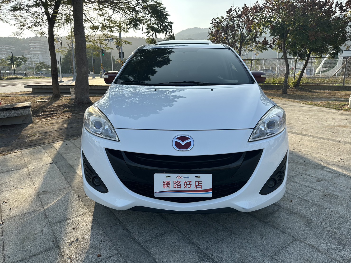《鑫宏車業》二代尊爵型，七人座，全家出遊舒適好車..  第18張相片