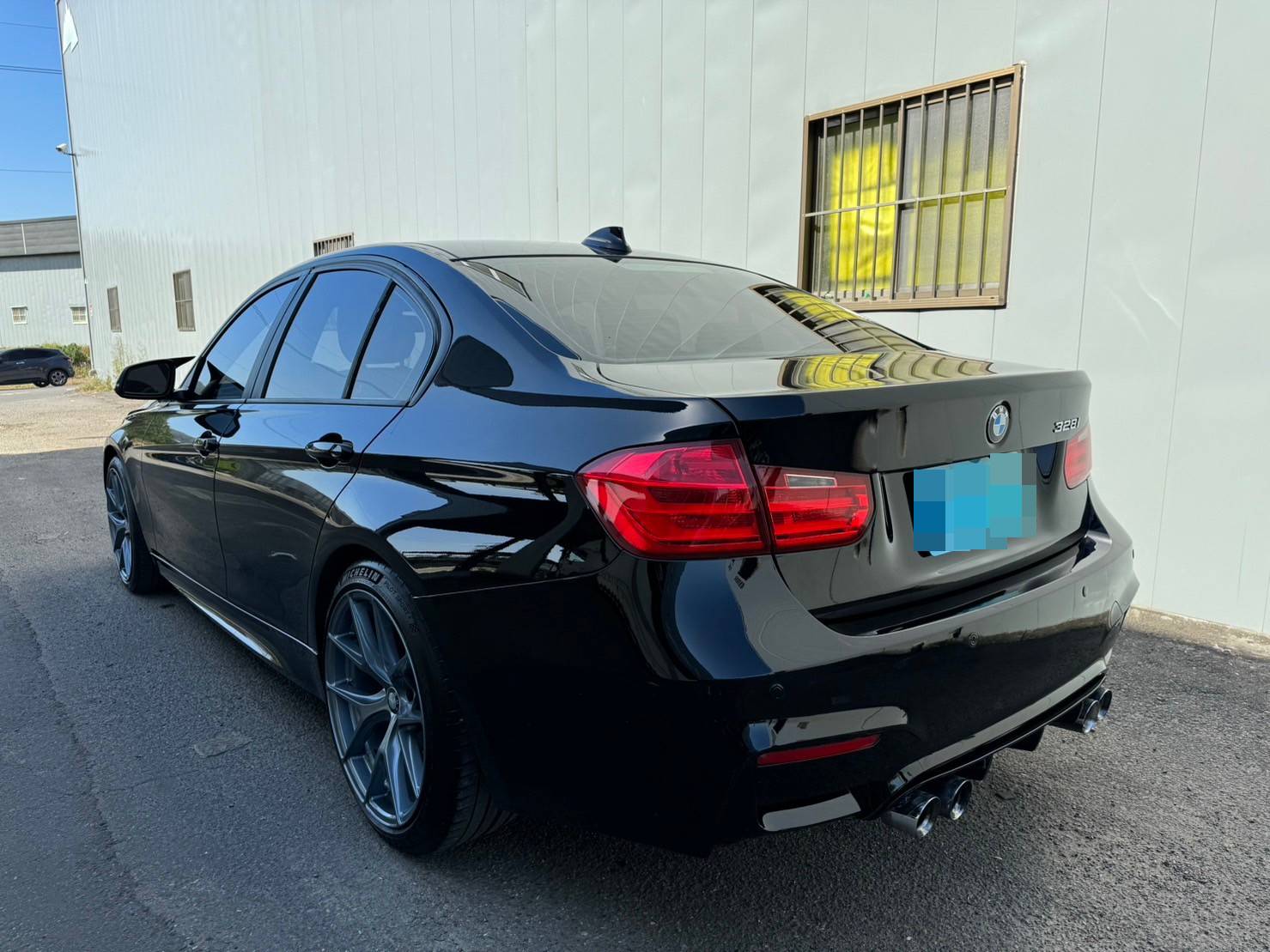 《鑫宏車業》車輛目前在新北市五股區， 328i F30型 SPORT ..  第6張相片