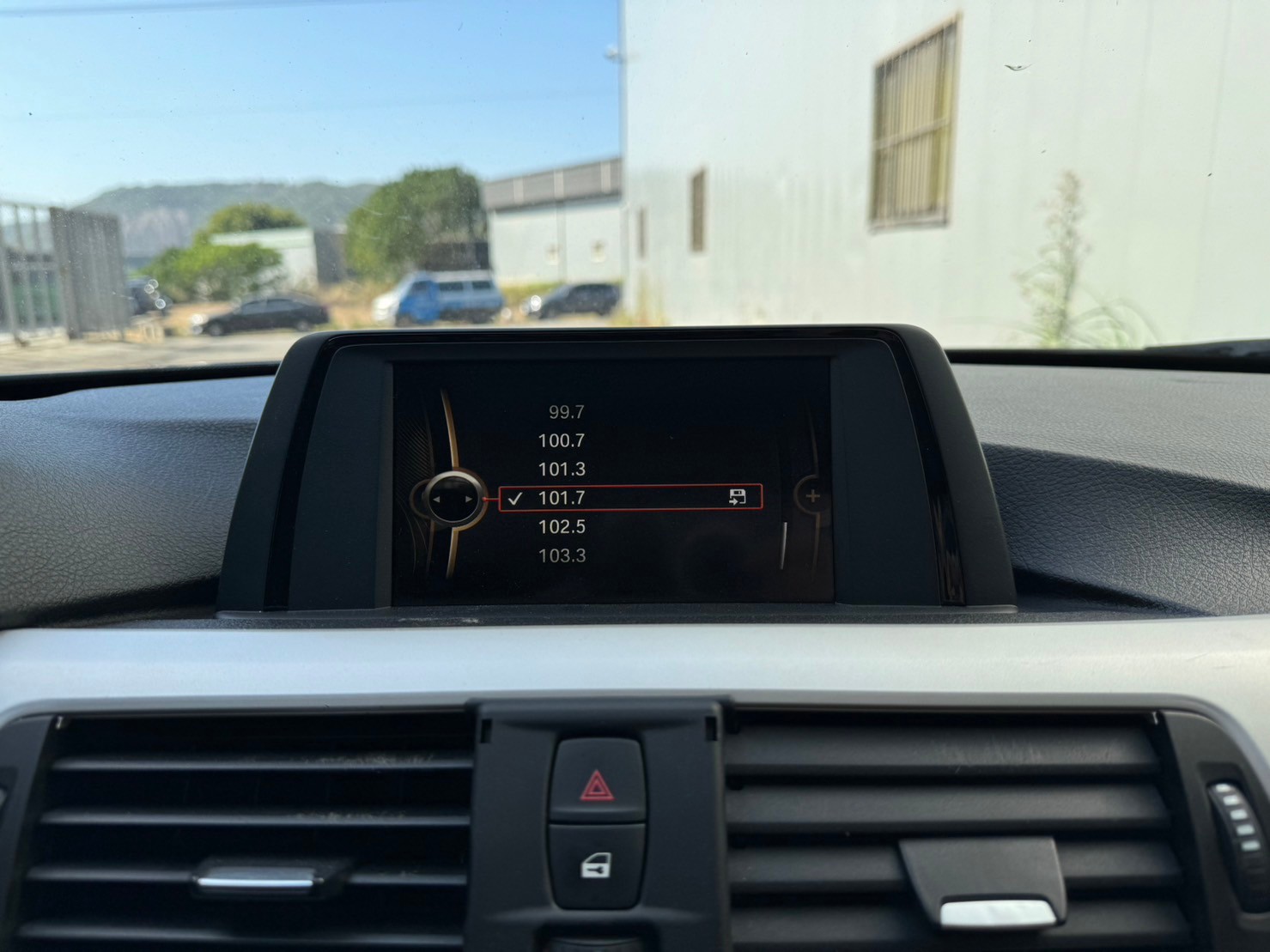 《鑫宏車業》車輛目前在新北市五股區， 328i F30型 SPORT ..  第12張相片