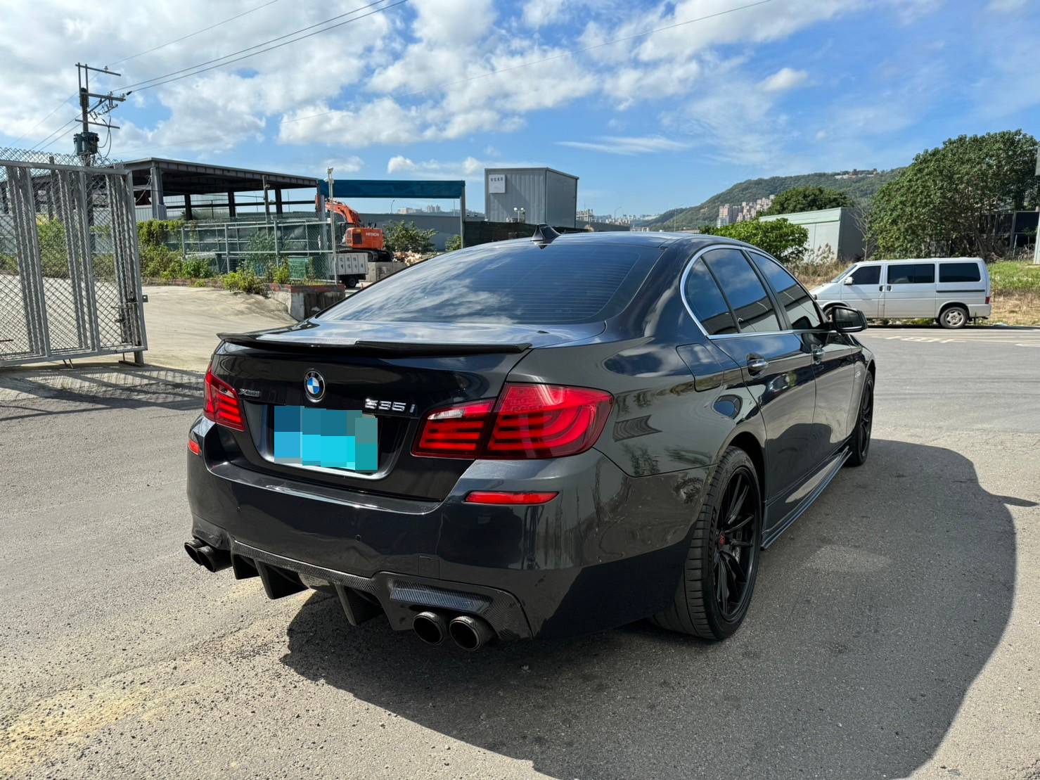 《鑫宏車業》車輛目前在新北市五股區，535i F10型 四門 汽油 4WD..  第3張相片