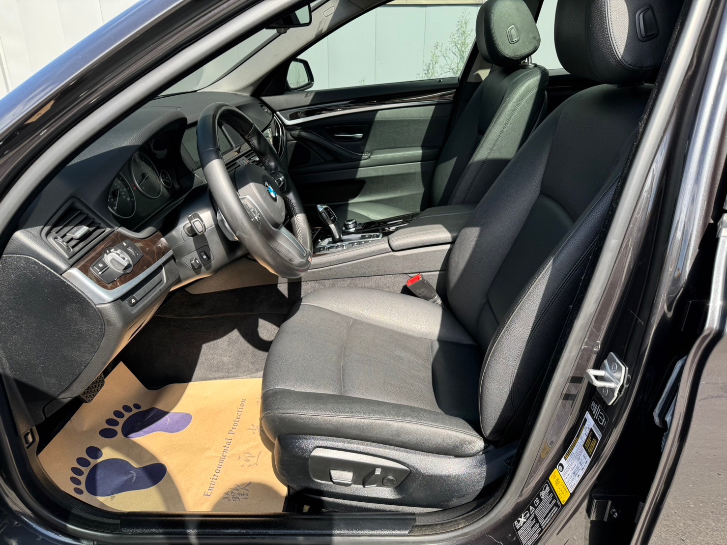 《鑫宏車業》車輛目前在新北市五股區，535i F10型 四門 汽油 4WD..  第7張相片