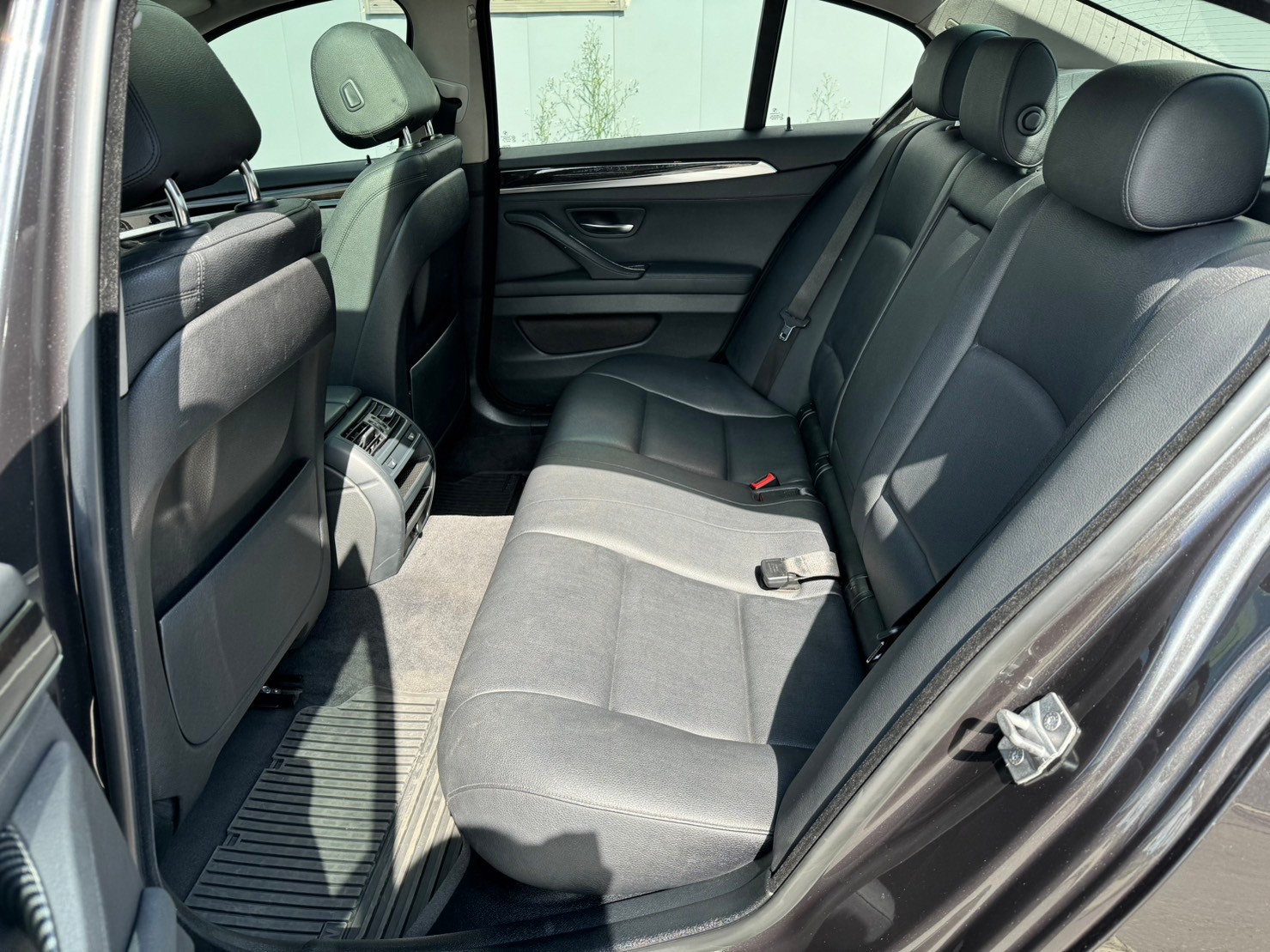 《鑫宏車業》車輛目前在新北市五股區，535i F10型 四門 汽油 4WD..  第8張相片