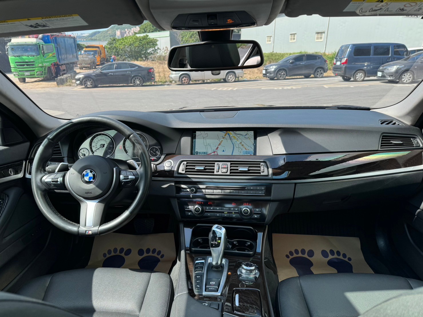 《鑫宏車業》車輛目前在新北市五股區，535i F10型 四門 汽油 4WD..  第9張相片