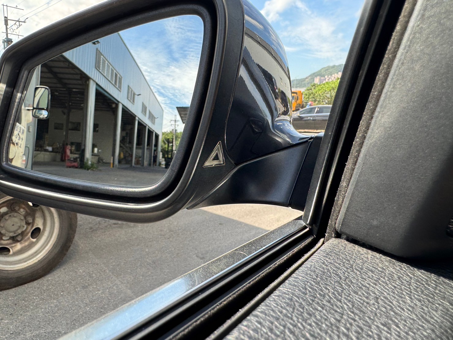 《鑫宏車業》車輛目前在新北市五股區，535i F10型 四門 汽油 4WD..  第17張相片