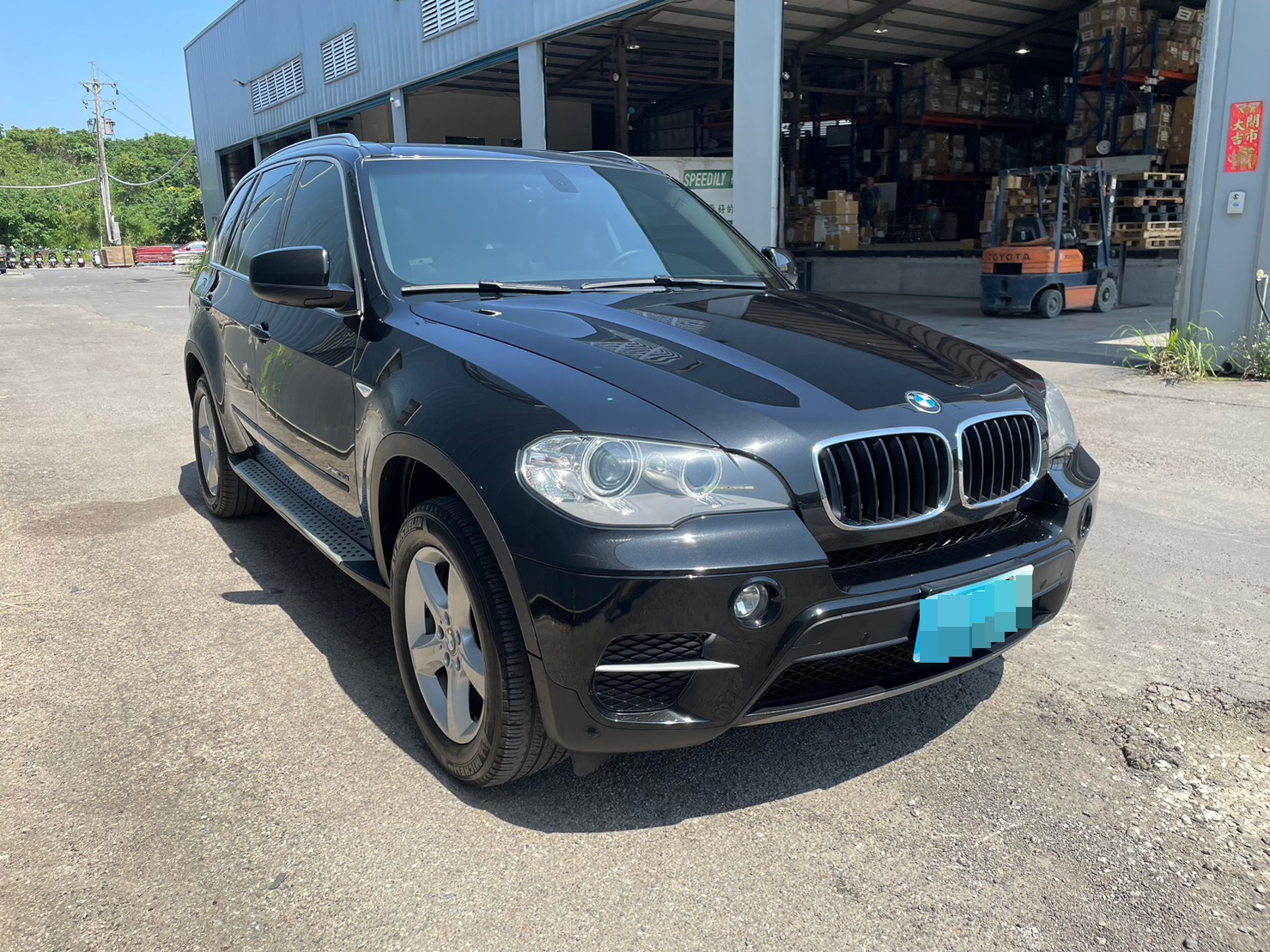《鑫宏車業》車輛目前在新北市五股區，X5 E70型 4WD 二代小改款 汽油  第4張相片