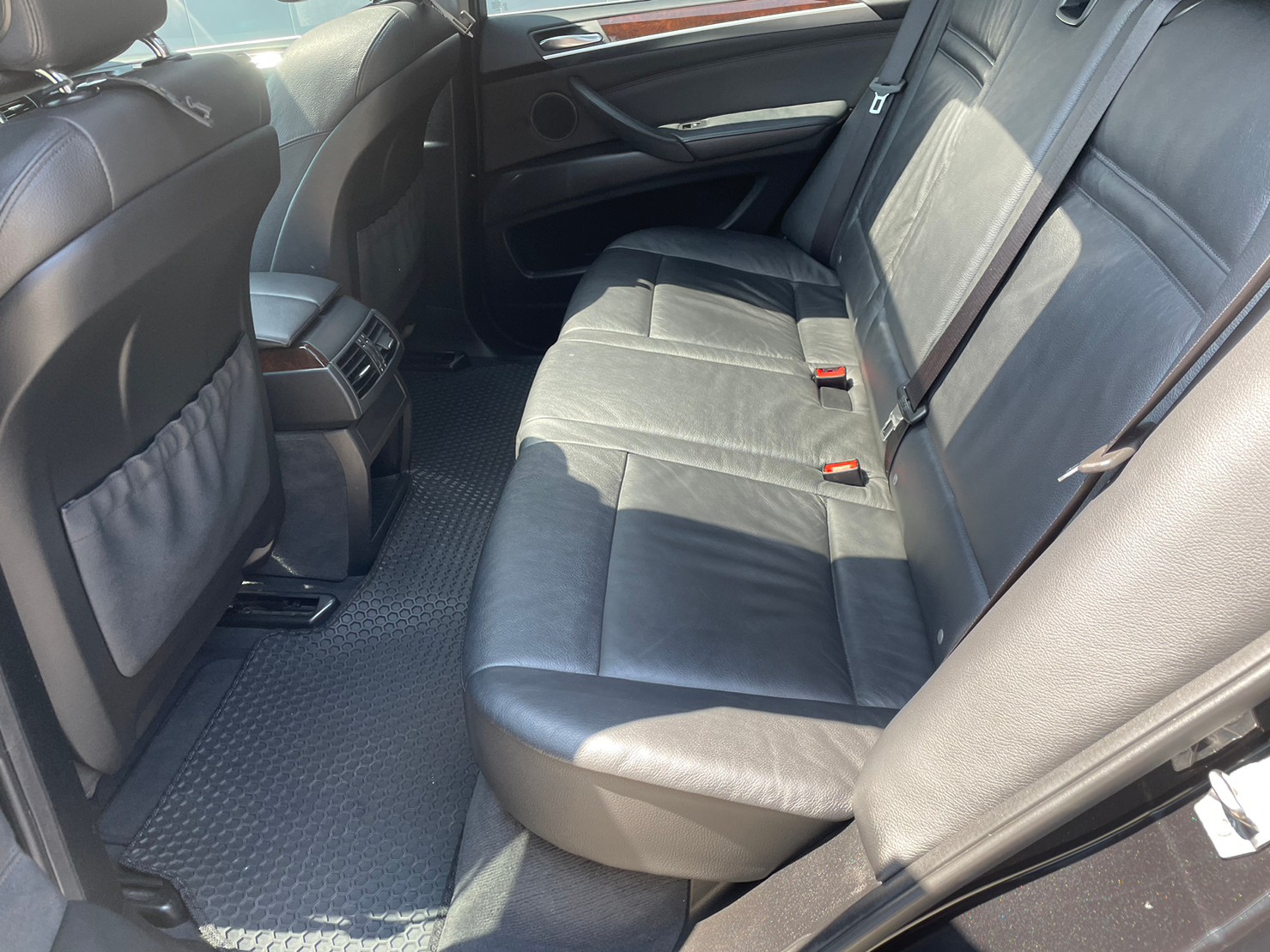 《鑫宏車業》車輛目前在新北市五股區，X5 E70型 4WD 二代小改款 汽油  第8張相片
