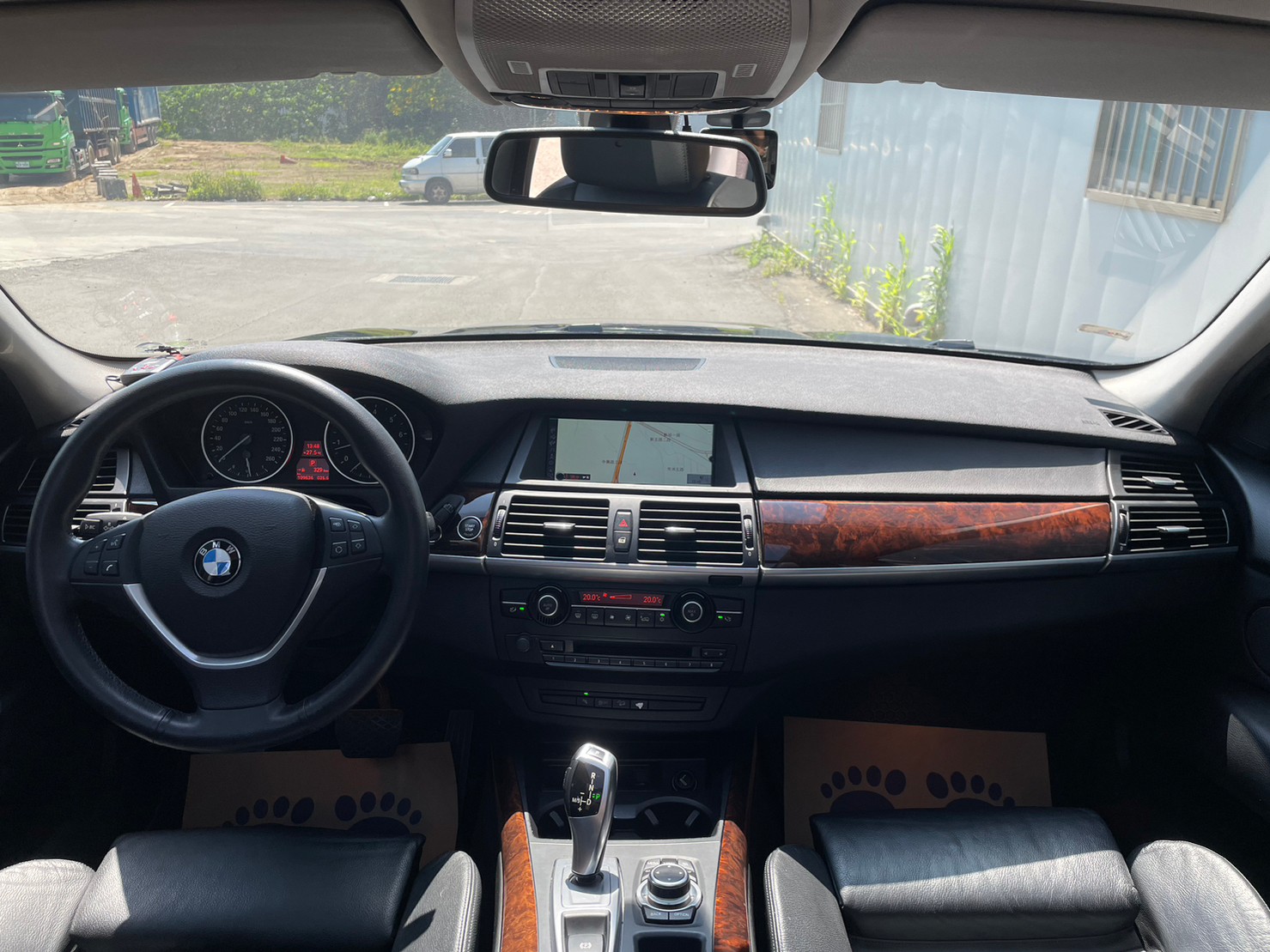《鑫宏車業》車輛目前在新北市五股區，X5 E70型 4WD 二代小改款 汽油  第9張相片